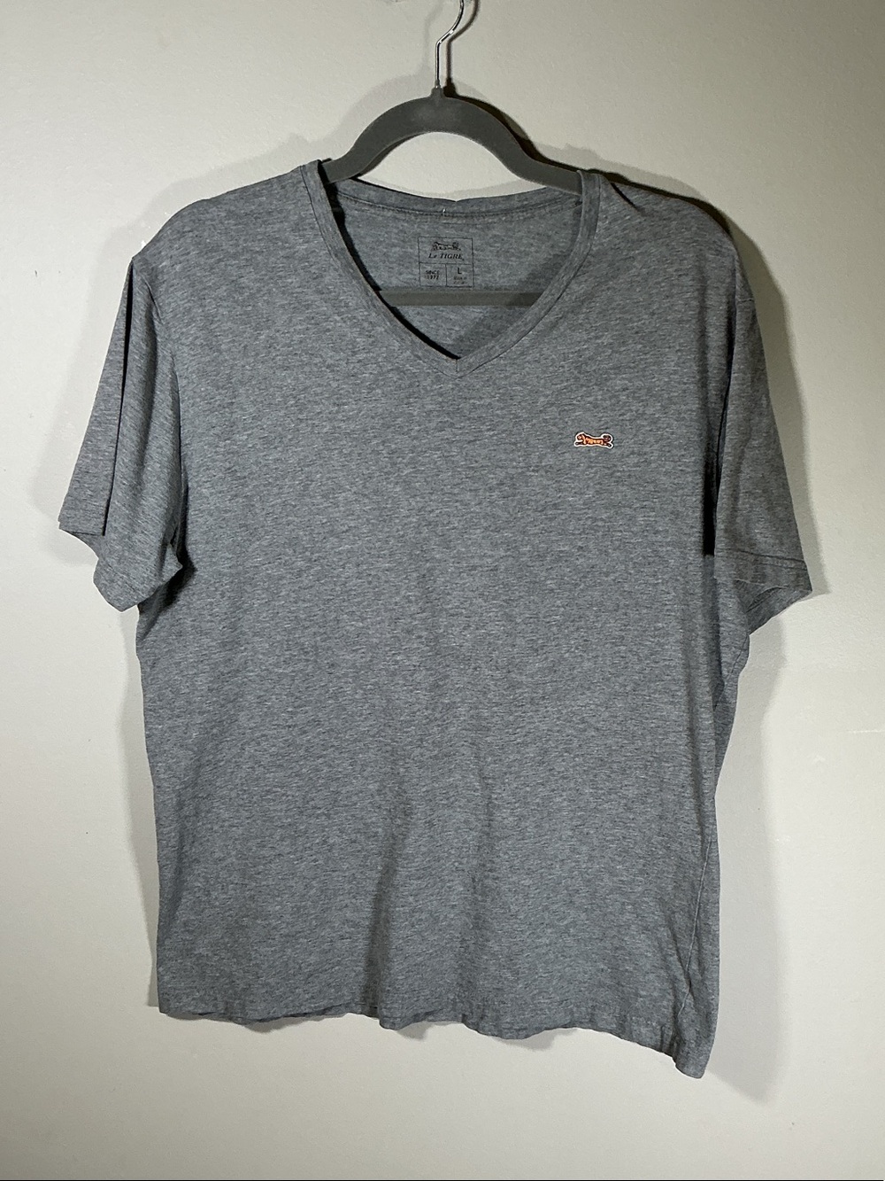 Le Tigre Men’s Gray V-Neck Logo T-Shirt Size Large